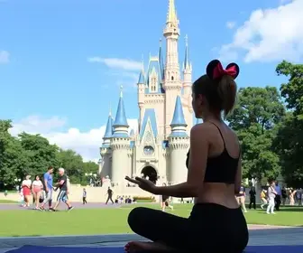 Disney+ yoga massagem grátis